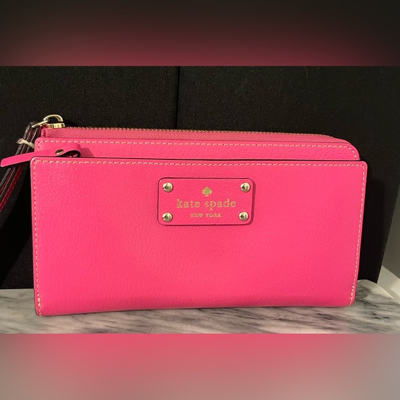 Kate Spade Leather Wristlet Wallet Layton
Wellesley Bright Hot Pink EUC - Picture 1 of 8
